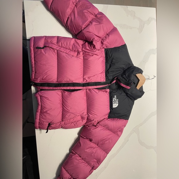 Pink North Face Puffer Jacket (worn once). Size medium. Less than a year old. - Picture 3 of 4